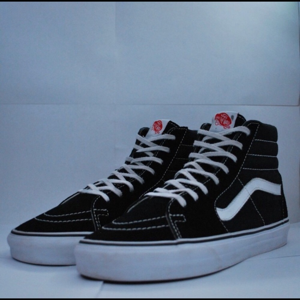 Women’s 8.5 Vans sk8 hi